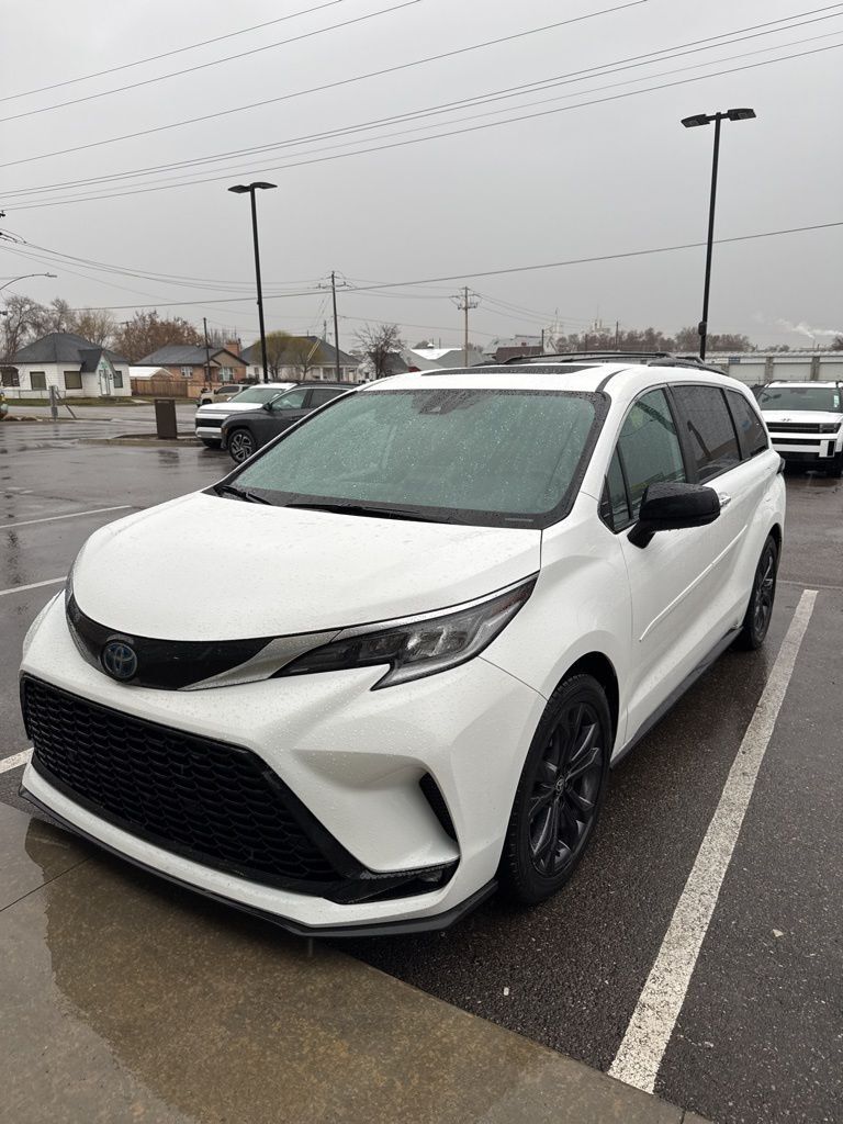 2022 TOYOTA SIENNA XSE 7-Passenger