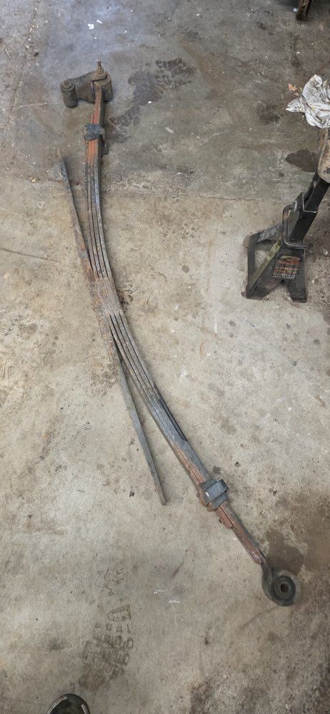 GM 2500HD leaf springs