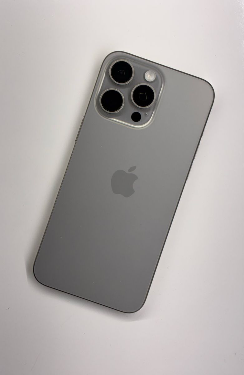 256 Gb iPhone 15 Pro Max Unlocked Flawless