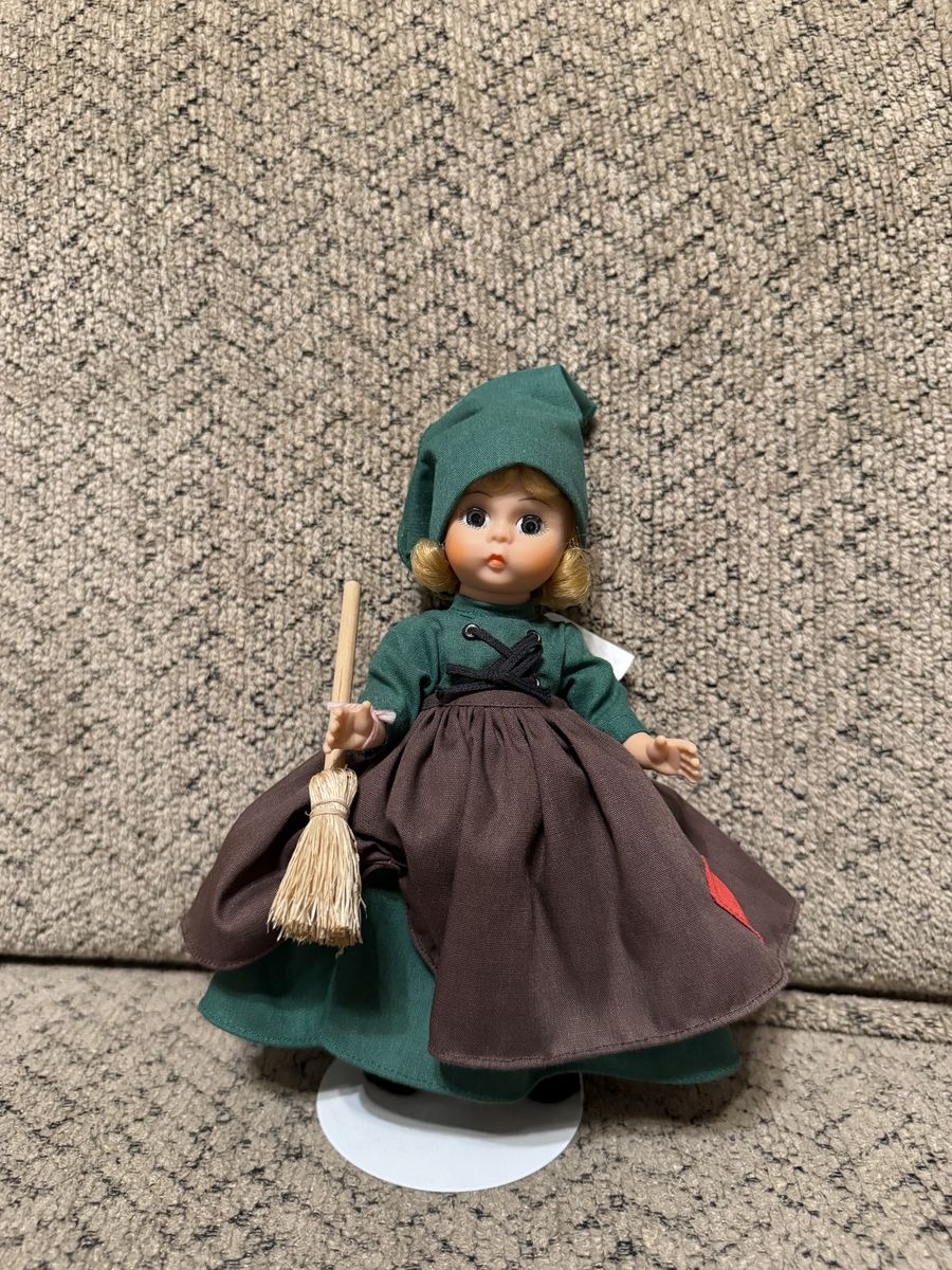 Madame Alexander 8" Poor Cinderella Doll