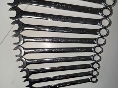 Snap-on 10-Piece Metric Flank Drive Combination Wrench Set (10mm - 19mm)