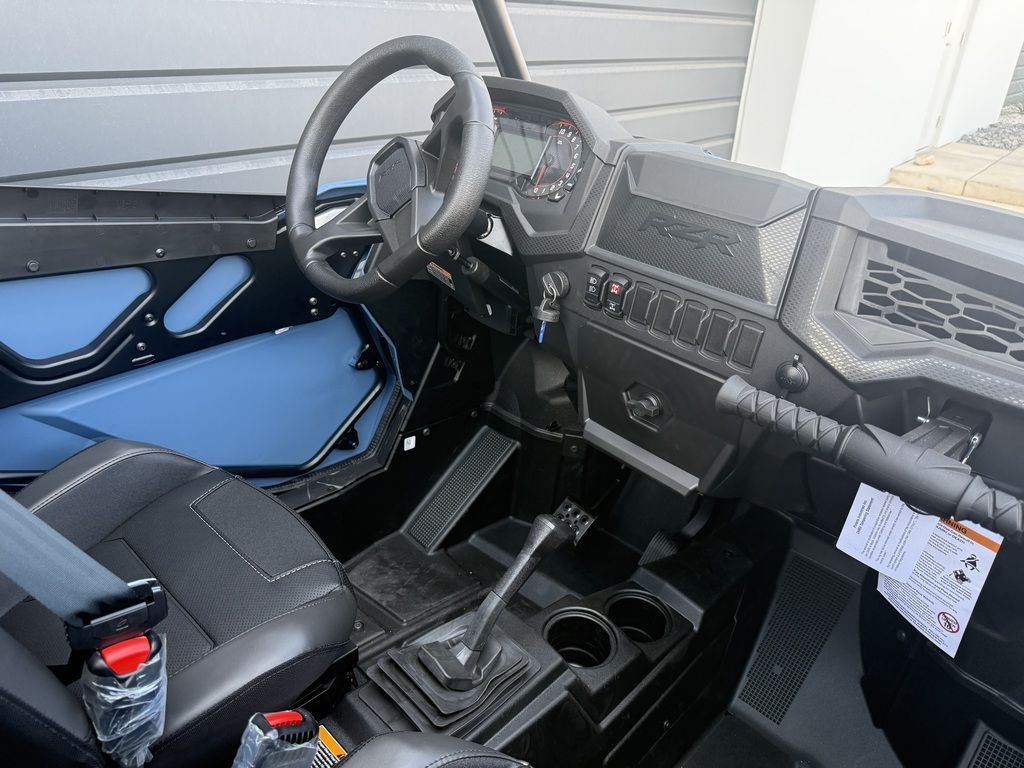 Main image 6