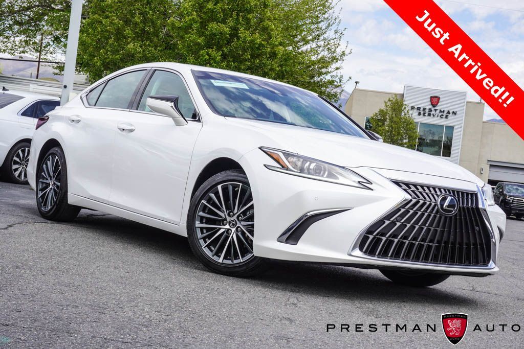 2025 Lexus ES Base