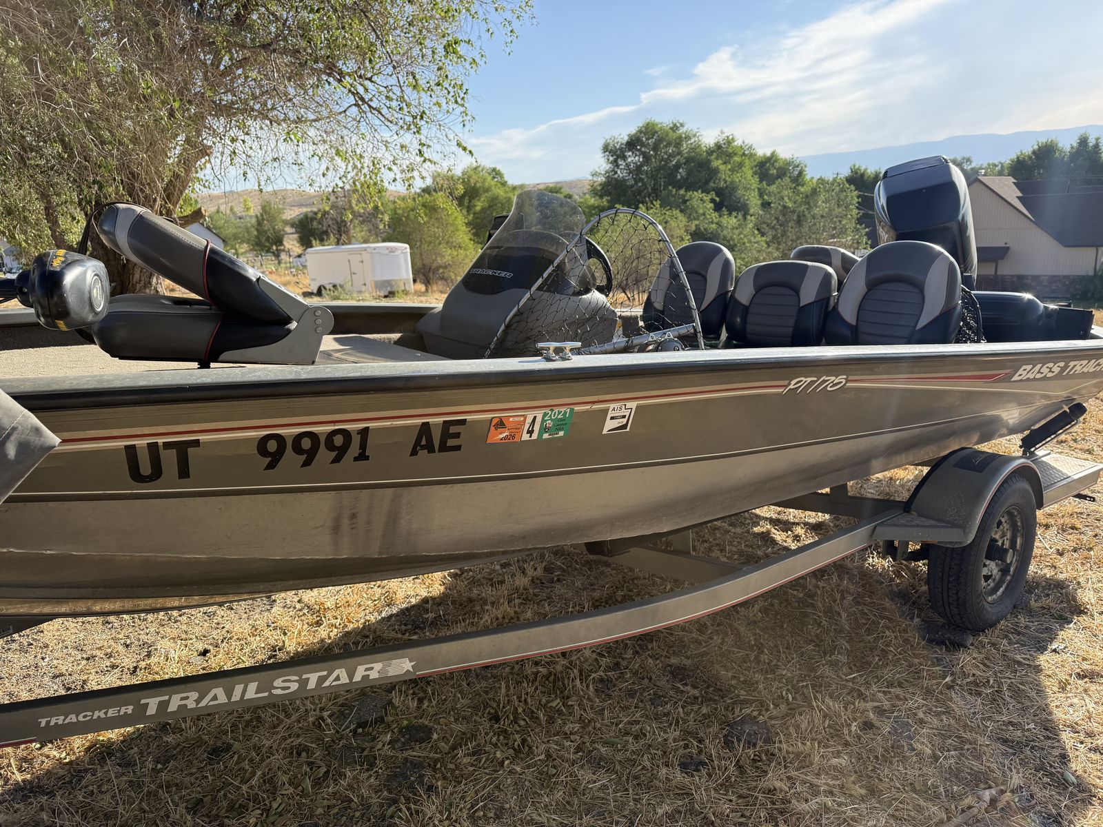 2004 Bass Tracker Pro PT175  $5500