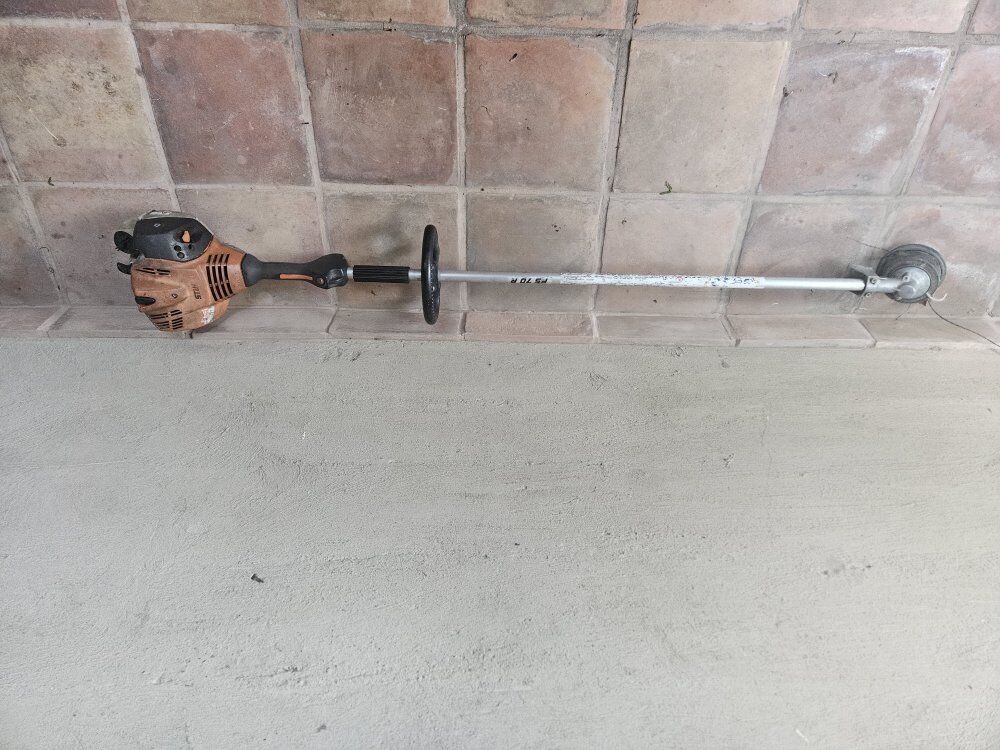 Sthil FS-70-R weedeater / trimmer