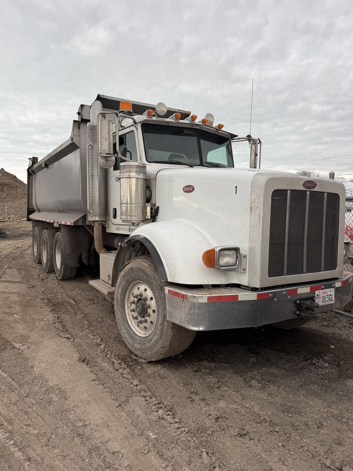 2009 Peterbilt 379 End Dump