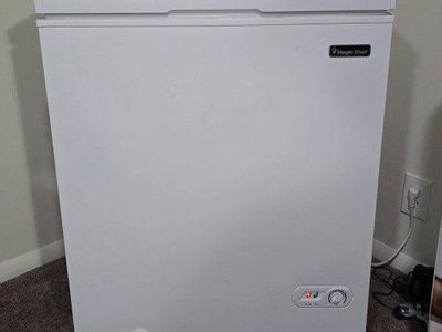 Magic Chef Chest Freezer, White .
