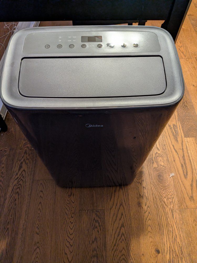 13,500 BTU portable air conditioner/heater