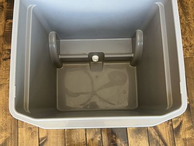 Igloo Cooler 60qt. w/wheels