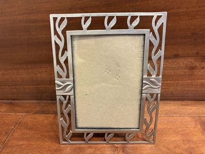 Vintage Silver Tone Metal Tabletop Frame w/ Vines