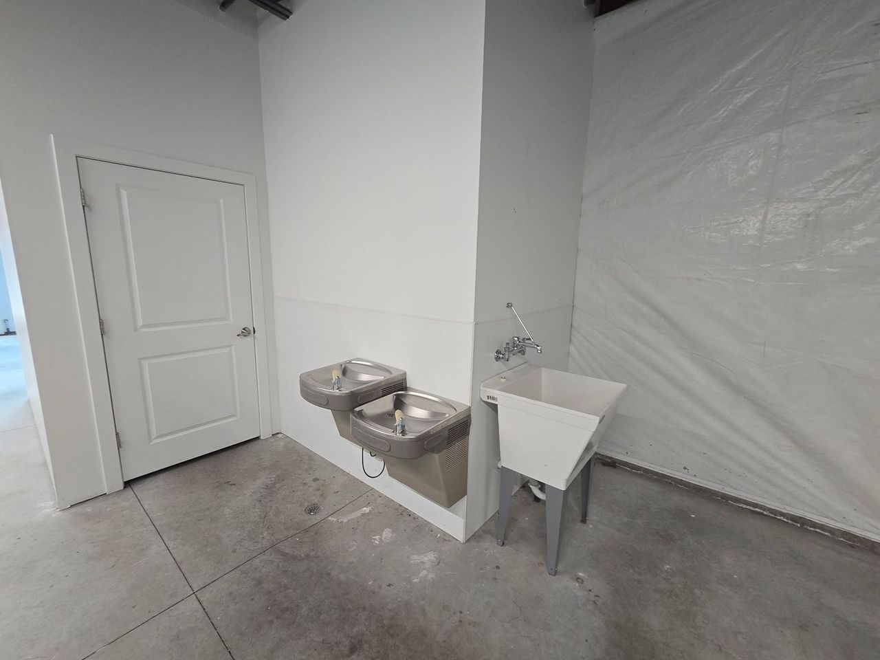 Main image 5