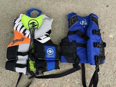 Child Life Vests (HyperLite / Full Throttle)