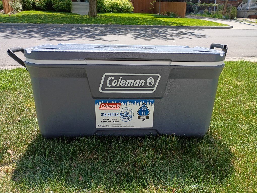 (Dark Blue!) NEW Coleman 316 Series 120QT Hard Chest Cooler – Deep Ocean Blue