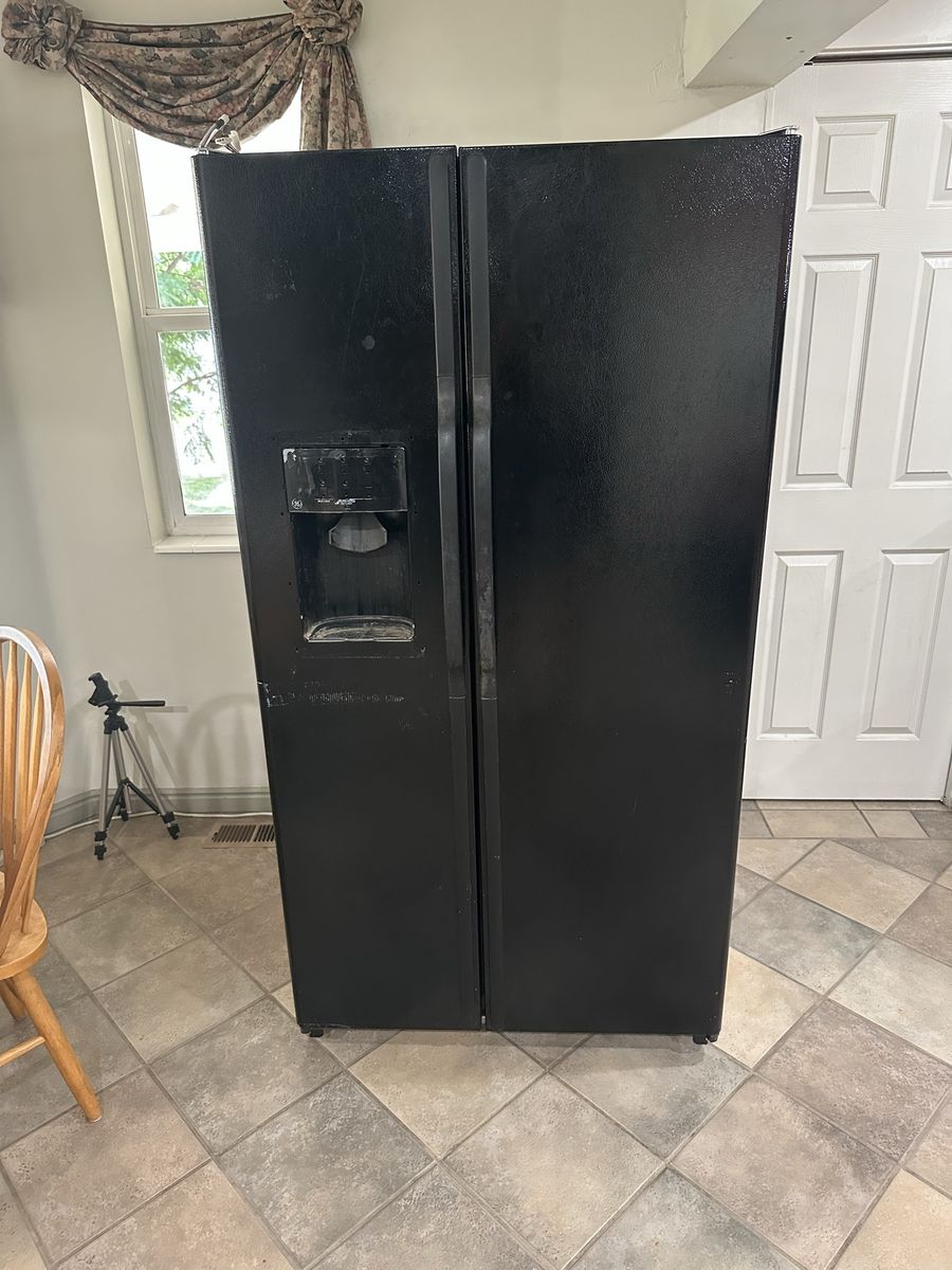 Side-by-Side Refrigerator - Good working condition