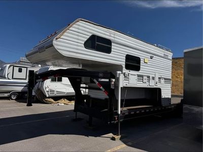 Truck camper on gooseneck