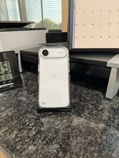 Iphone 17 Air 256GB cloud white with clear case
