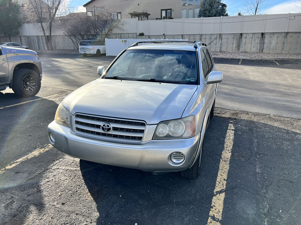 2003 TOYOTA HIGHLANDER Base