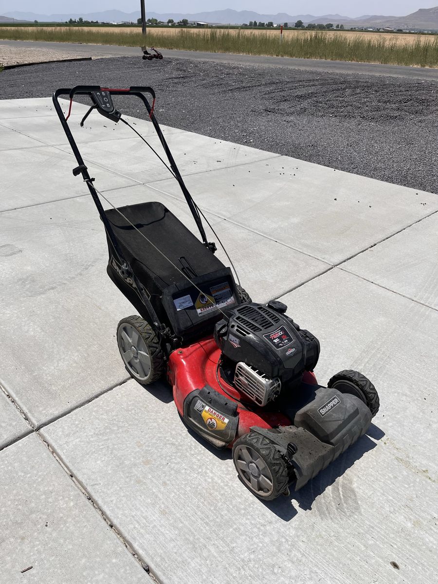Snapper SP70 21" Self-Propelled Gas Lawn Mower with Bagger