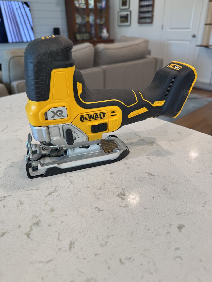 DEWALT 20V MAX Jig Saw, Cordless, Barrel Grip, 3,200 Blade Speed, Bare Tool Only (DCS335B)