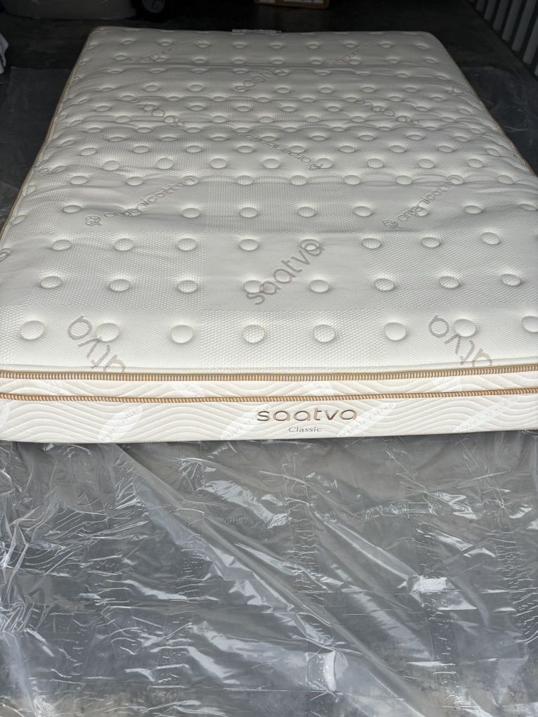 Saatva Classic 11.5 Queen Mattress