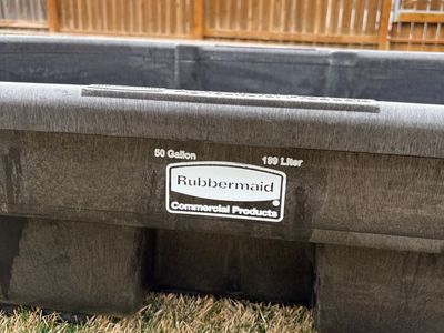 Rubbermaid 50 Gallon Stock Tank