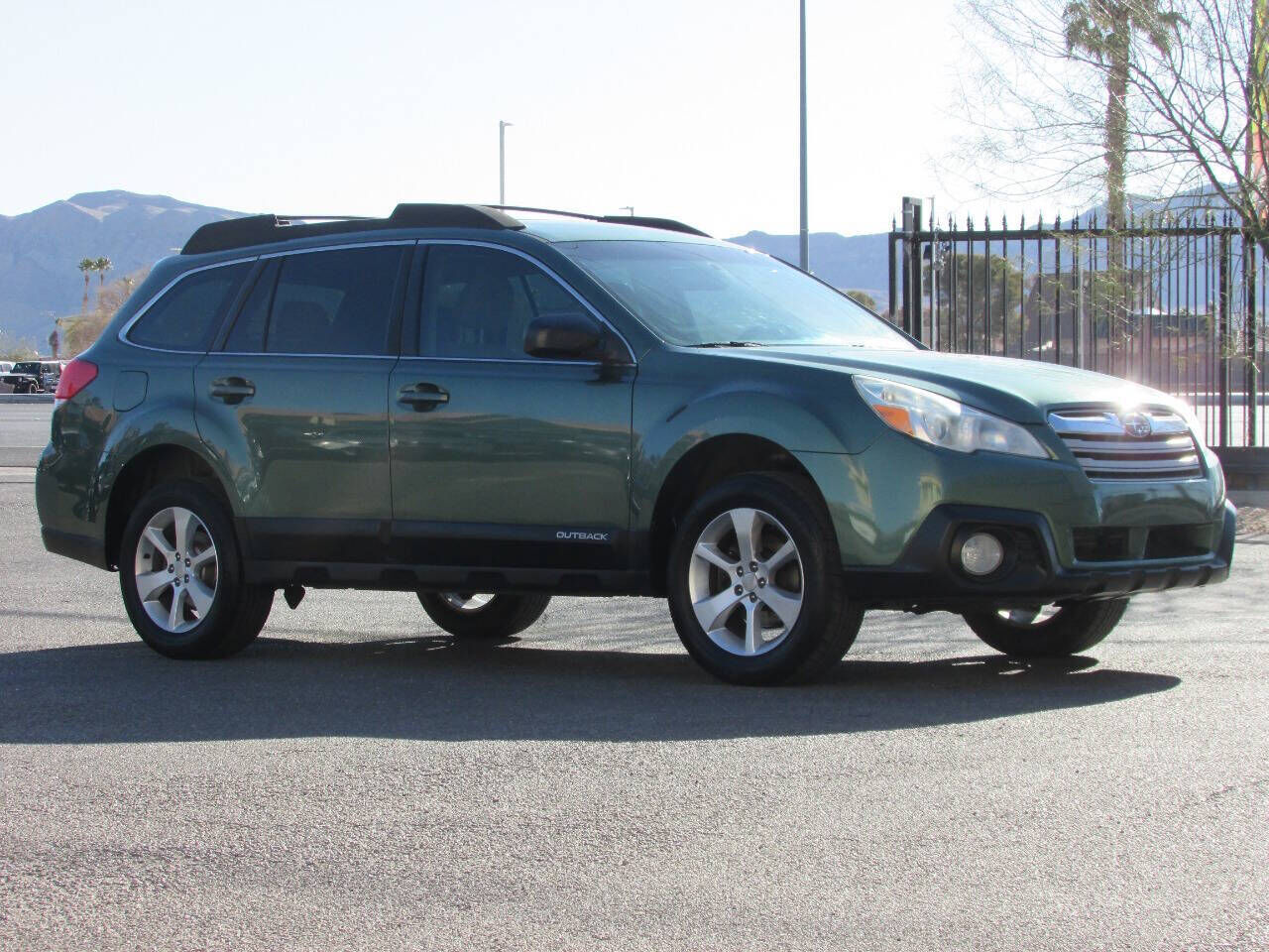 2014 SUBARU OUTBACK 2.5i