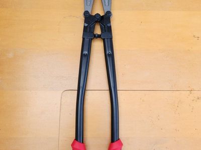 WORKPRO 24-inch Bolt Cutters - Durable Hand Tool for Heavy Duty Cutting