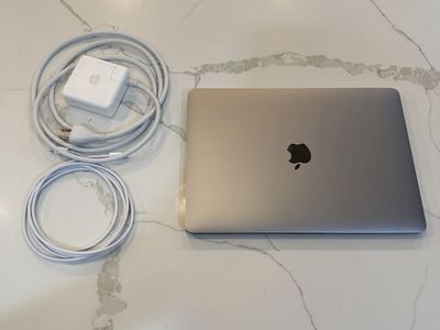 Apple MacBook Pro 13" 2020 i5 16GB RAM 2.0GHz Quad-Core Intel Iris Plus Graphics Four Thunderbolt 3 ports