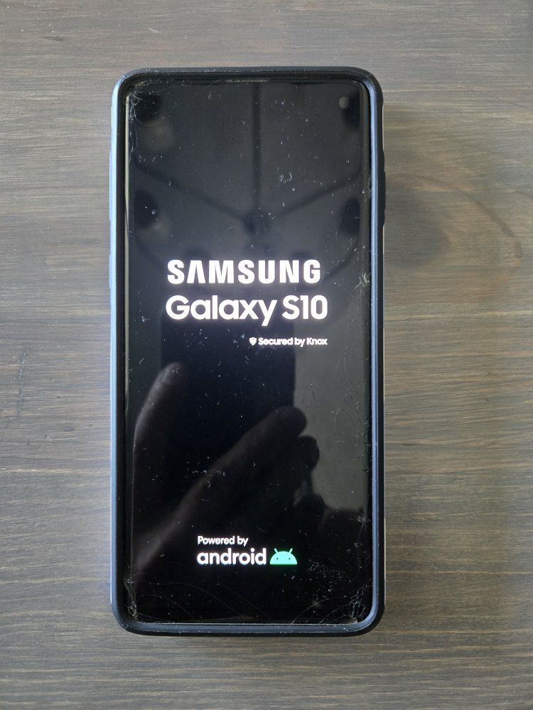 Samsung Galaxy S10 SM-G973U1 Unlocked Smartphone