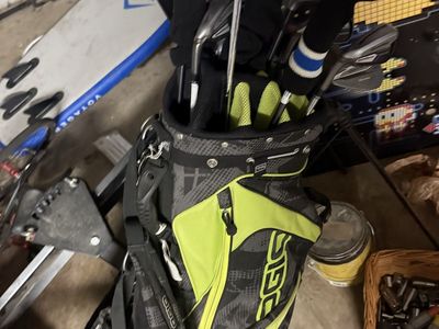 OGIO Golf Bag with left handed TaylorMade Clubs - Complete Set, Excellent Condition