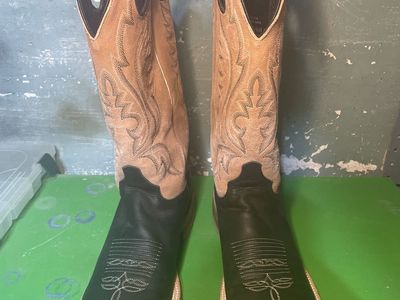 Tan & Black Square Toe Western Cowboy Boots - Size 8 1/2