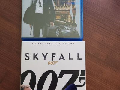 Casino Royale & Skyfall Blu-ray 2-Disc Set