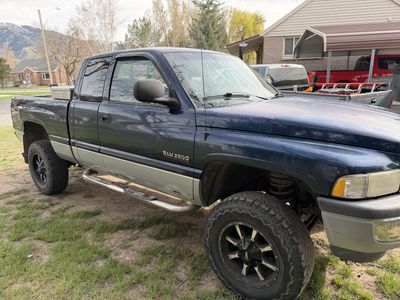 2000 DODGE RAM 2500 SLT