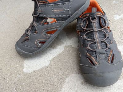 Sonoma Boy's Gray & Orange Water Sandals Bungee Laces Size 5