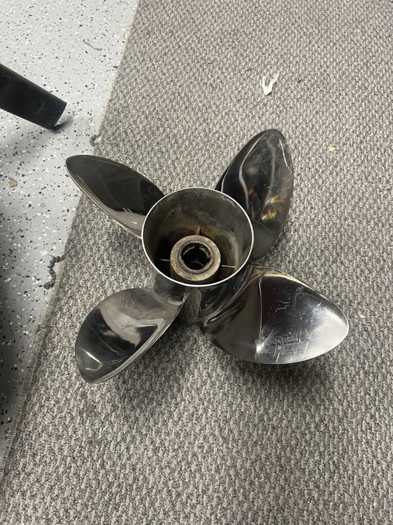 24 Pitch Bravo1 Prop