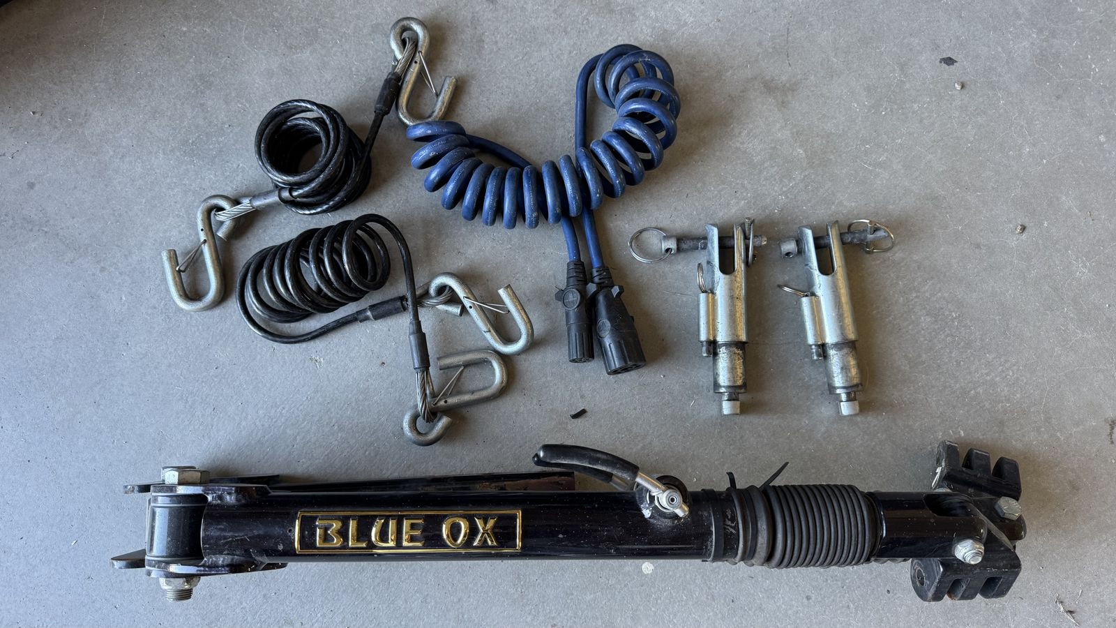 Blue Ox Tow Bar with Safety Cables and Pins