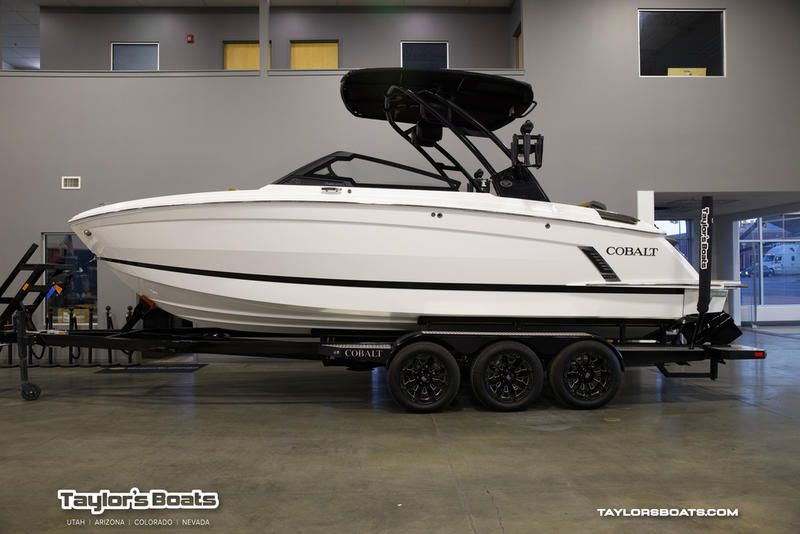2025 Cobalt R6 SURF Boats