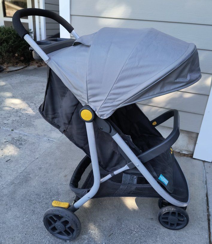 Century Stroll On lightweight single seat stroller
