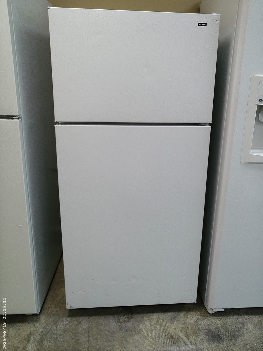 15 cf Refrigerator~28 Inch Wide~90 Day Guarantee