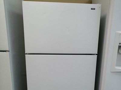 15 cf Refrigerator~28 Inch Wide~90 Day Guarantee