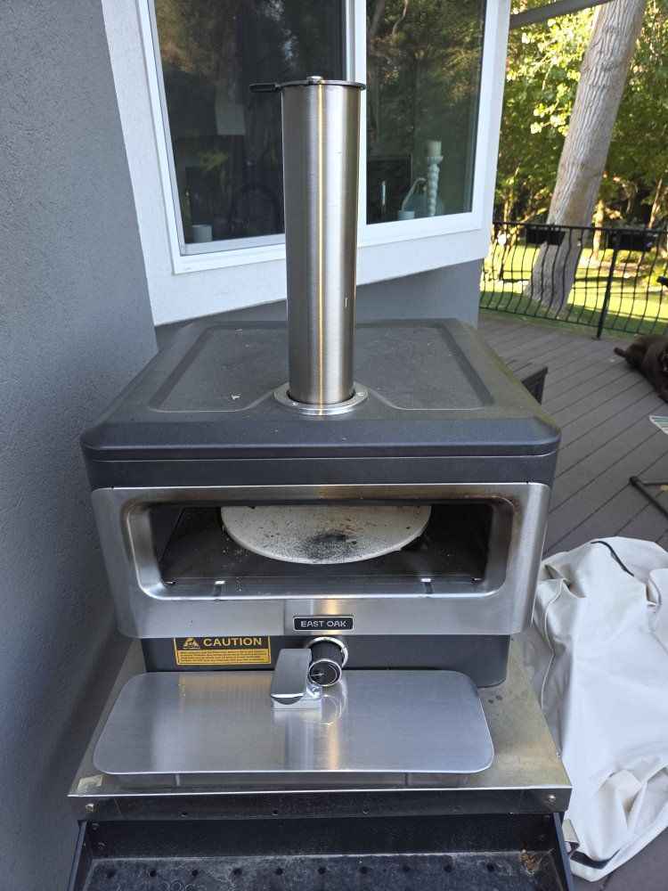 East Oak Outdoor Pizza Oven