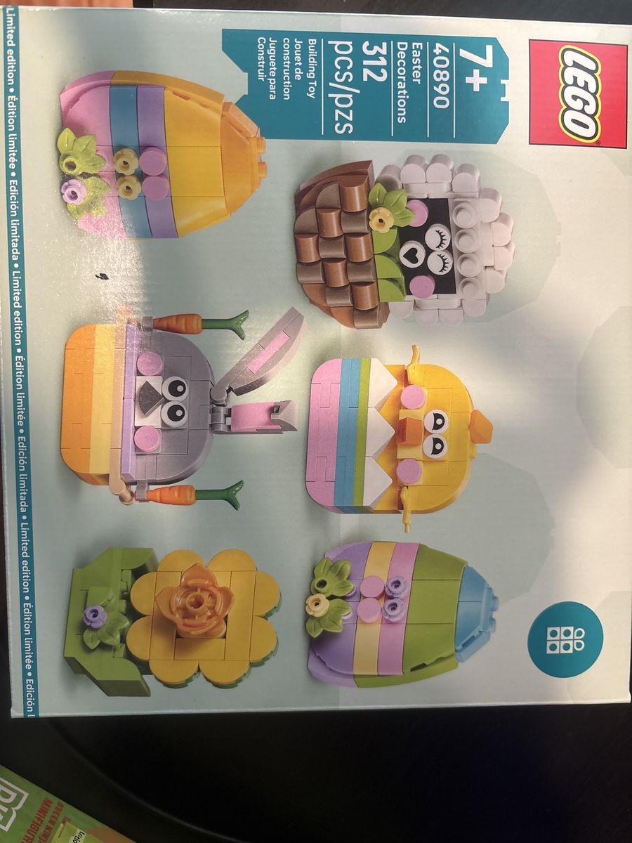 Lego items(gifts with purchase, minifig,calendars