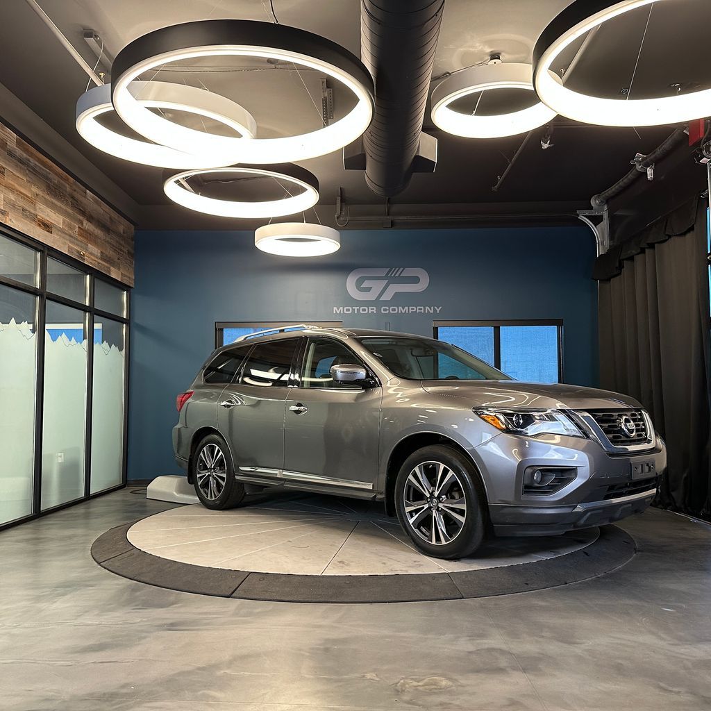 2017 Nissan Pathfinder Platinum