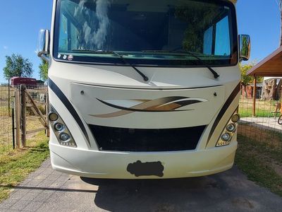 2016 Thor Motor Coach 30.2 Ford – Excellent Condition – Ready for Adventure!