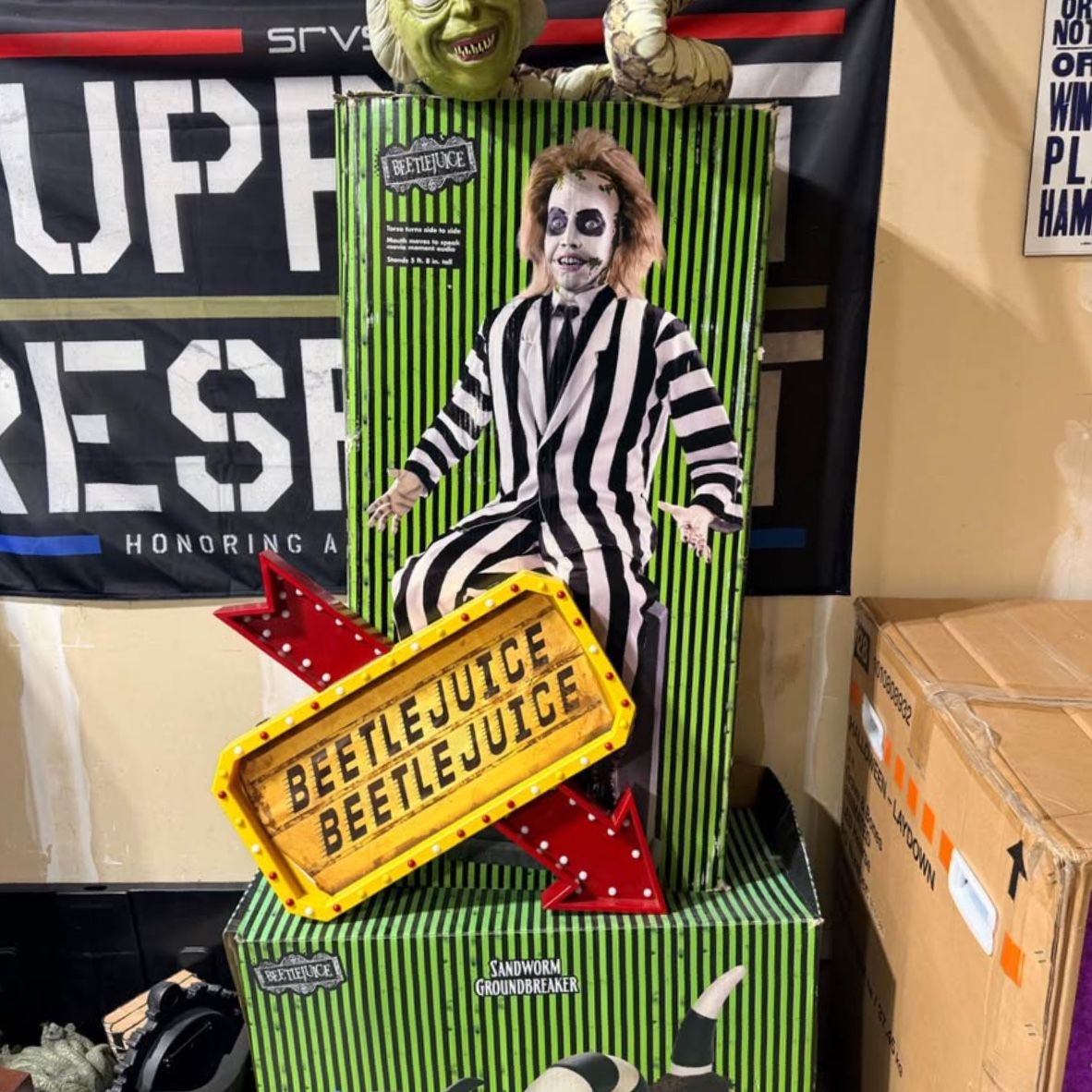 BeetleJuice Halloween Animatronic Lot