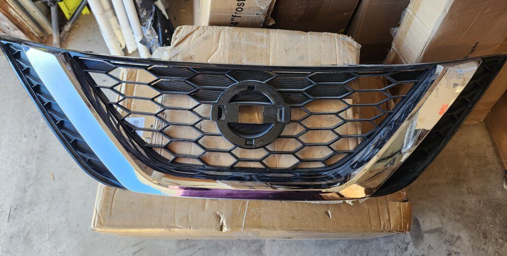 Nissan Sentra Grille