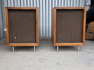 Vintage JBL 70's Stereo Speakers working (Pair) - Wood Cabinet, some Damaged
