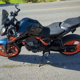 KTM 890 Duke R