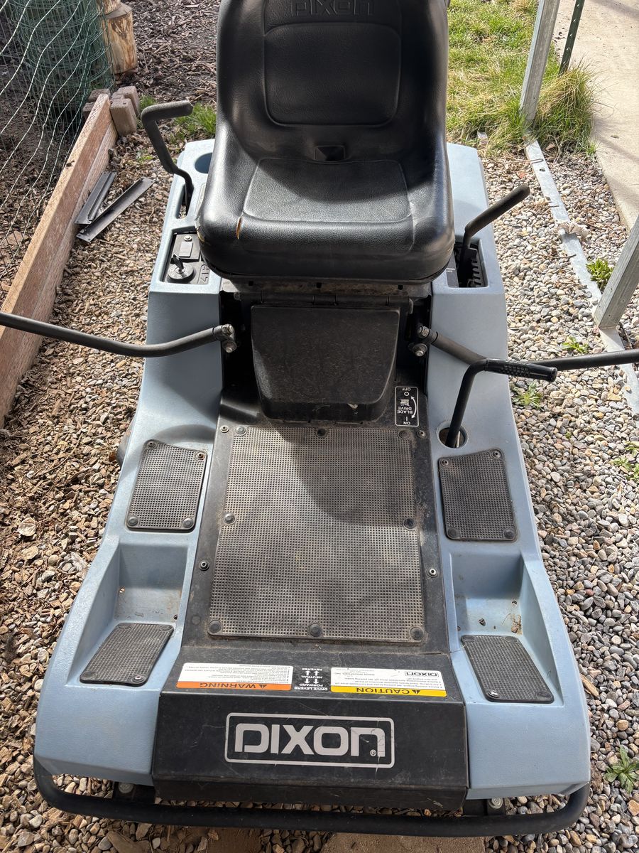 Dixon ZTR Zero Turn lawn Mower