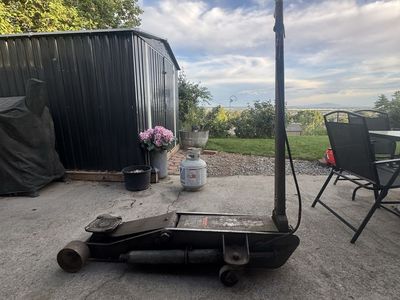 Heavy-Duty Floor Jack - 10 Ton Industrial Grade